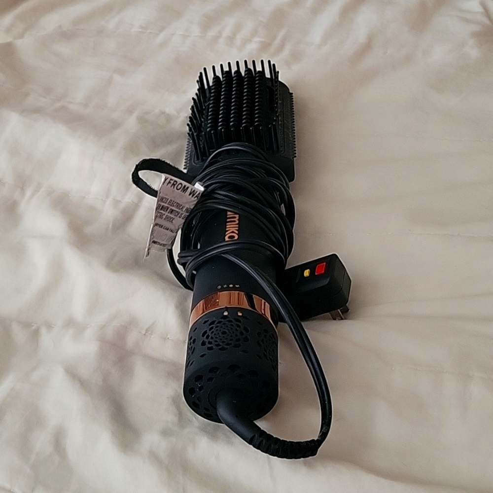 Amika Double Agent Blow Dry Brish